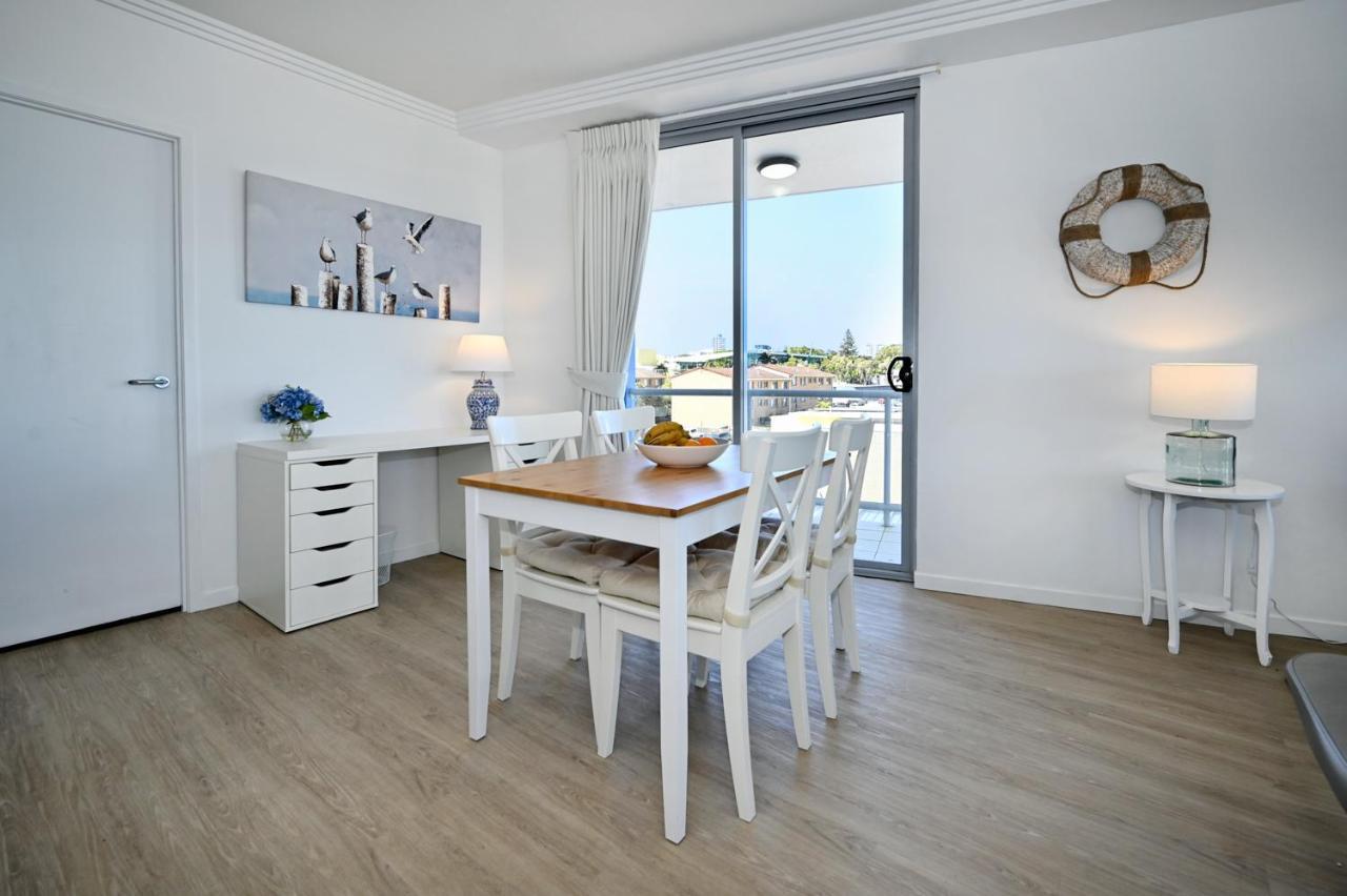 Pumicestone Blue Hotel Caloundra Eksteriør billede